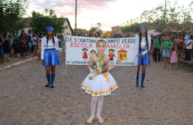 Sigefredo Pacheco realiza desfile c�vico em homenagem a Independ�ncia do Brasil. FOTOS!