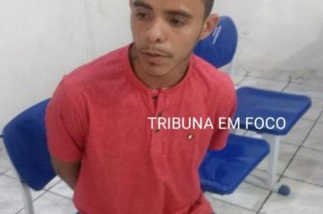 Pol�cia flagra homem com droga em S�o Miguel do Tapuio 