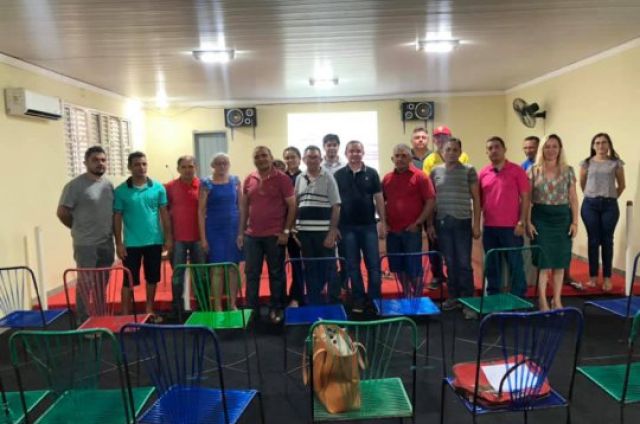 Comit� de elabora��o do plano municipal de saneamento b�sico se re�ne para discutir a��es