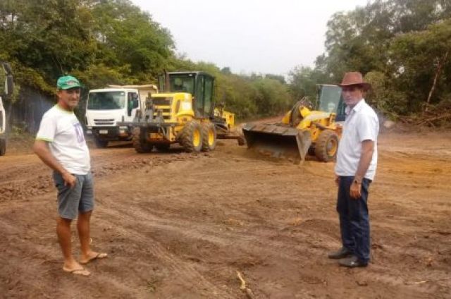 Prefeitura de Sigefredo Pacheco trabalhando diariamente para melhorar o acesso da popula��o