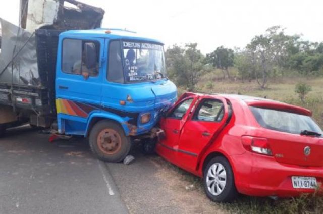 Policial do 15� Batalh�o de Campo Maior se envolve em colis�o entre carros na PI-113