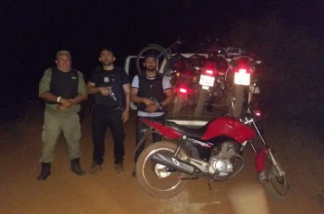 Opera��o conjunta da Pol�cia Civil e Militar de Barras recupera ve�culos em Cabeceiras