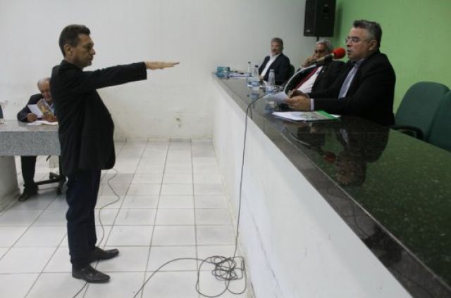 Jo�o Maroca toma posse como vereador titular da C�mara de Campo Maior