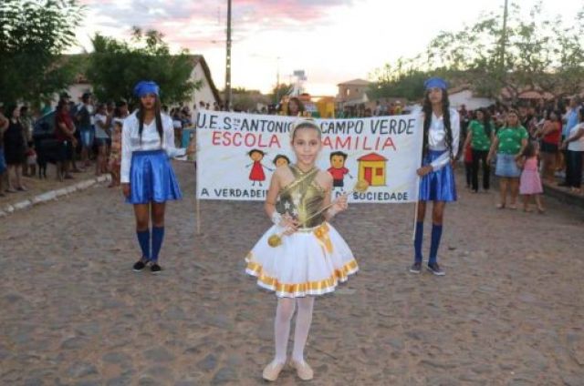 Sigefredo Pacheco realiza desfile c�vico em homenagem a Independ�ncia do Brasil. FOTOS!
