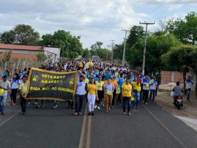 Caminhada em alus�o ao setembro amarelo para preven��o do suic�dio � realizada em Boa Hora