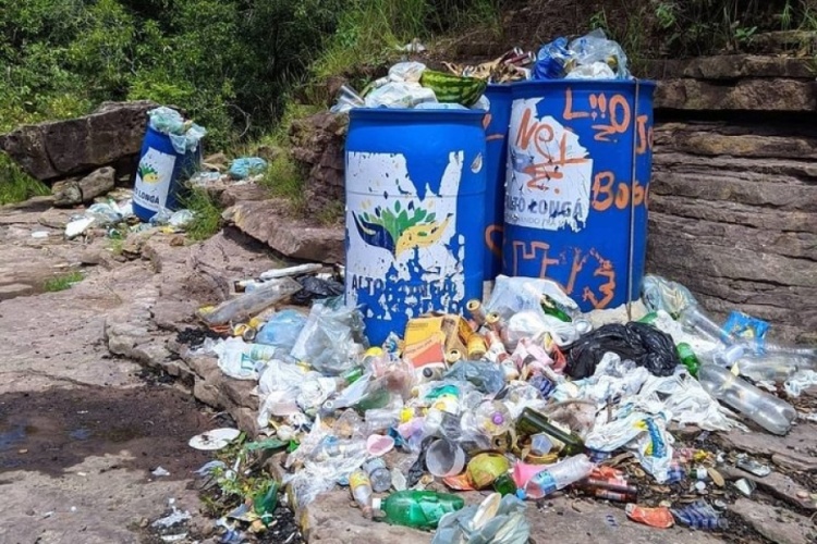 Cachoeira da Campeira em Alto Longá: exemplo da coleta de lixo no município. Foto: aquivo2021/piauicidades
