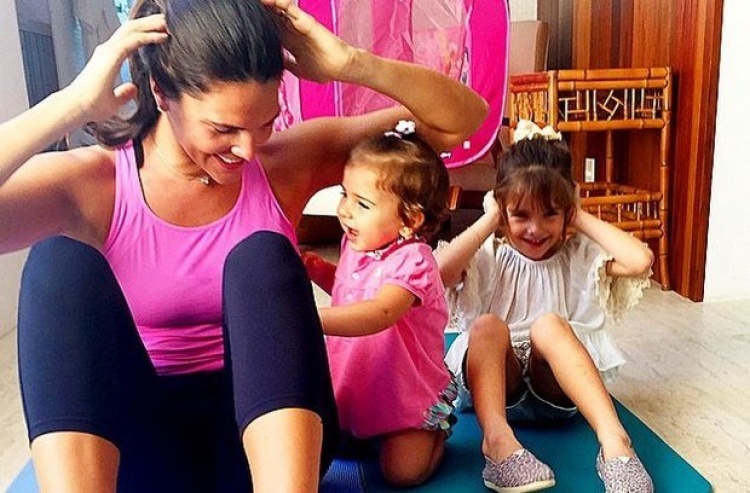 Daniella Sarahyba com as filhas (Foto: Instagram / Reprodução)