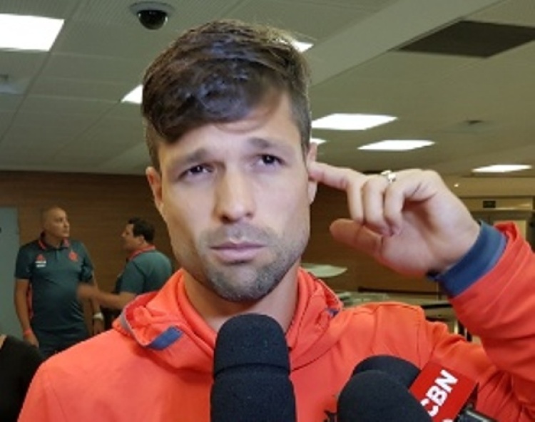 O meia Diego reconheceu que a falta de resultados influencia no jogo do Flamengo.