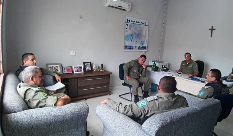 Reunião no gabinete do Comando do 15 BPM. Foto: Divulgação/PM