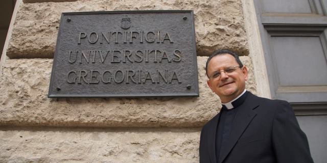 Padre Geraldo Reis Maia, reitor do Col?gio Pio Brasileiro.