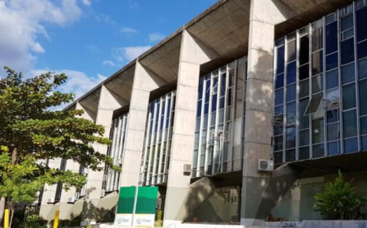 Com Informações: G1