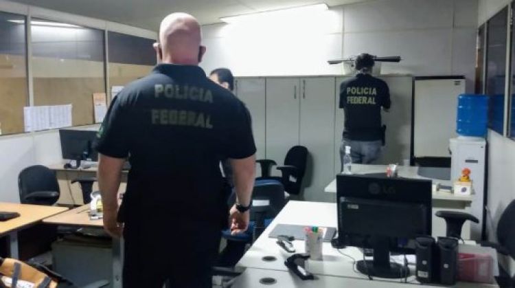 Busca na SEDUC. Foto: PF