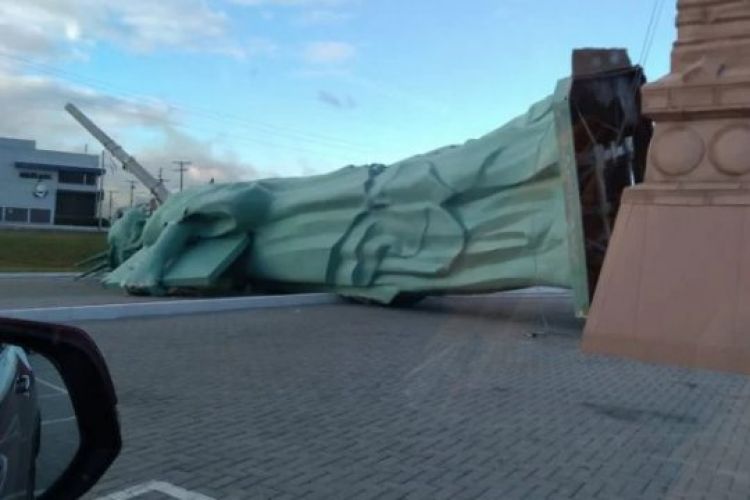 Com informações: Isto é