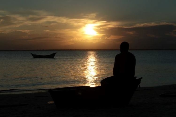 Ficar só não é a melhor saída. A orientação é procurar alguém para conversar, de preferência um especialista.