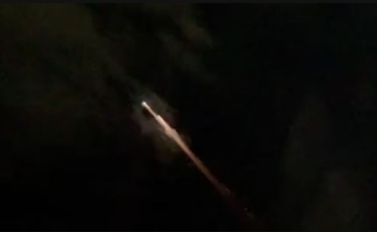 Clarão no céu é visto  — Foto: Reprodução/Redes Sociais  