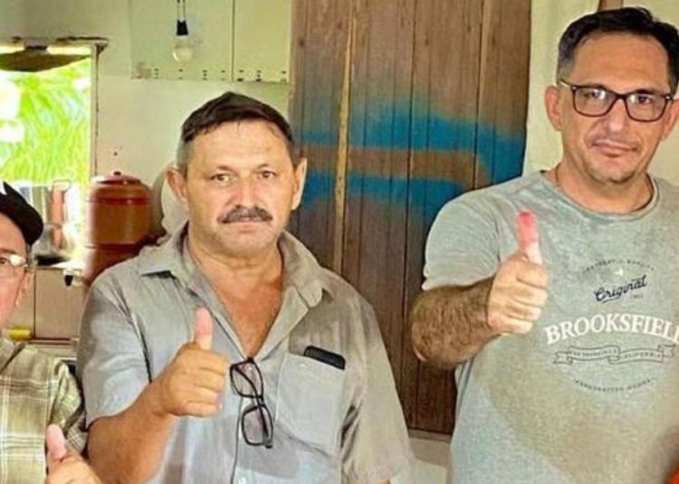 Na imagem acima, Gabriel aparece ao lado de Jackson. Ambos estão em plena pré-campanha para prefeito e vice.