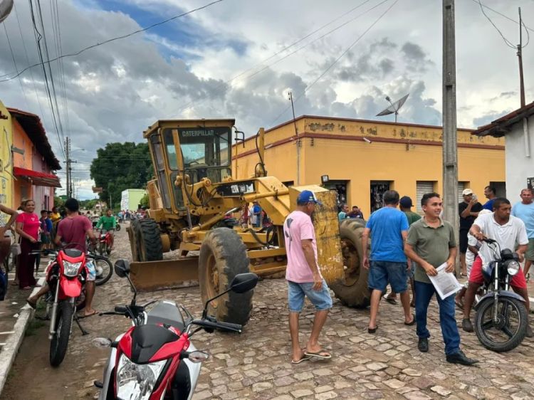 Foto: Prefeito impede obra realizada pelo Governo do Estado