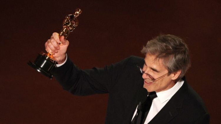 Estatueta não fica com o diretor, Walter Salles (Foto: Carlos Barria, Reuters)