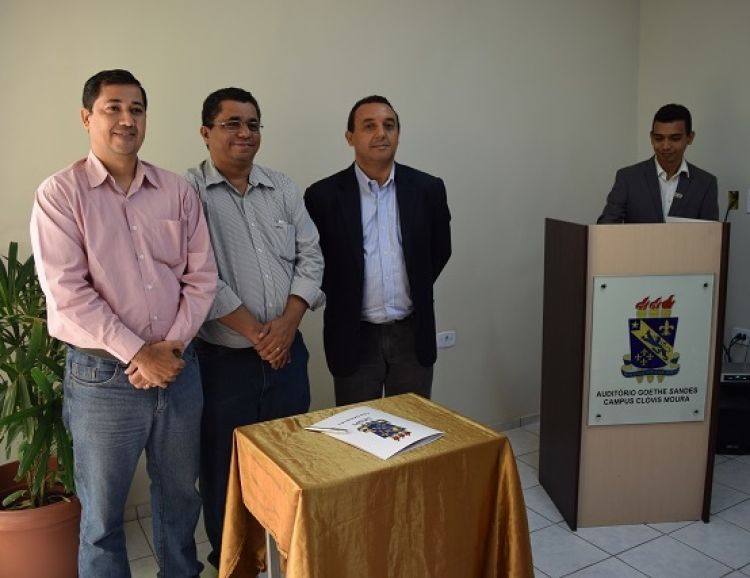 Da esquerda para a direita: Geraldo Eduardo da Luz Junior, Pró-reitor de Pesquisa e Pós-graduação; Renê Aquino, direitor do Campus Clóvis Moura e Nouga Cardoso, Reitor da UESPI