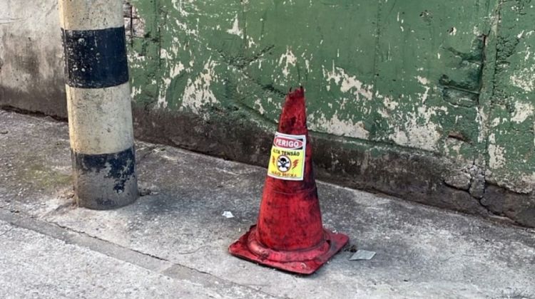 'Cone-granada' que explodiu e feriu 3 PMs — Foto: Divulgação/PMERJ