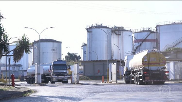 ANP afirma que abastecimento de diesel no Brasil está garantido até fim de abril — Foto: Jornal Nacional/ Reprodução