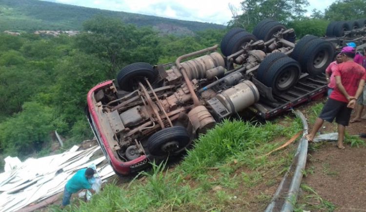 Com informações do agoraed