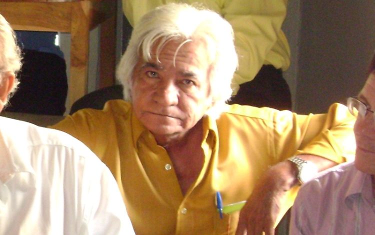 Herculano Morais em sessão da ACALE no antigo Bar Santo Antonio, em Campo Maior, durante homenagem a Imortais em 2009. (Foto: Domingos José/Campo Maior Em Foco)