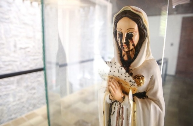 Fenômeno com a imagem de Nossa Senhora da Rosa Mística impressiona fiéis em Teresina (PI)