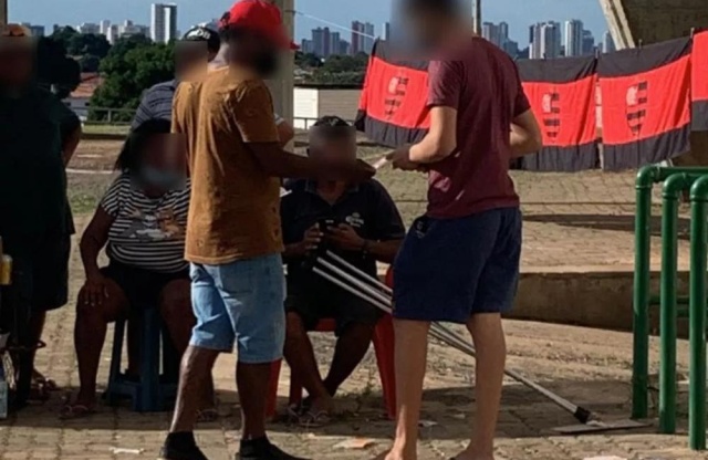 Cambistas vendem ingresso do jogo Altos x Flamengo 70% mais caro 