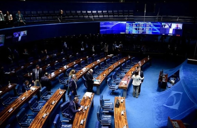 SALÁRIO: Senado aprova PEC do piso da enfermagem no valor de R$ 4.750,00 reais