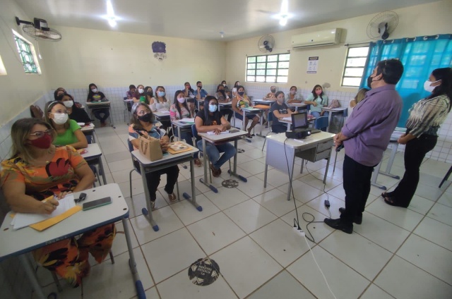 Prefeitura de Nossa Senhora de Nazaré inicia formação de professores do EJA