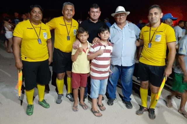 Prefeito Netinho prestigia final da Copa Barbosinha 2022 em Assunção do Piauí