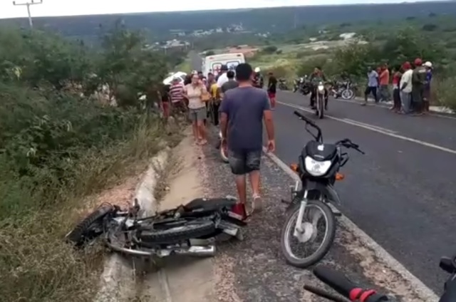 Colisão entre carro e motocicleta deixa um morto e outro ferido em Assunção do Piauí