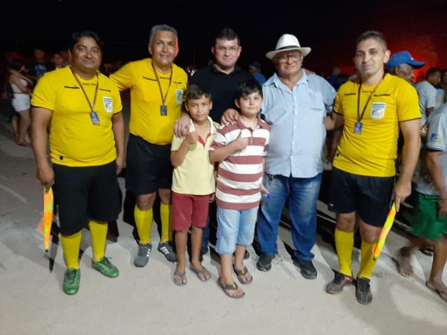 Prefeito Netinho prestigia final da Copa Barbosinha 2022 em Assunção do Piauí