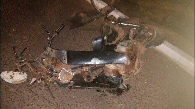 Moto ficou destruída. Fonte e fotos: JFAgora/viaOolho