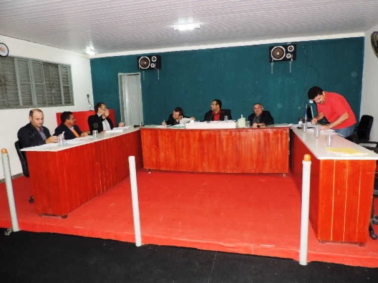 Câmara de Sigefredo Pacheco, que tem como presidente o vereador Junior Dora