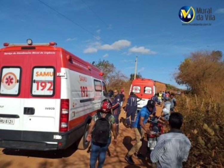 Com Informações: Mural da Vila  Com Informações: Mural da Vila