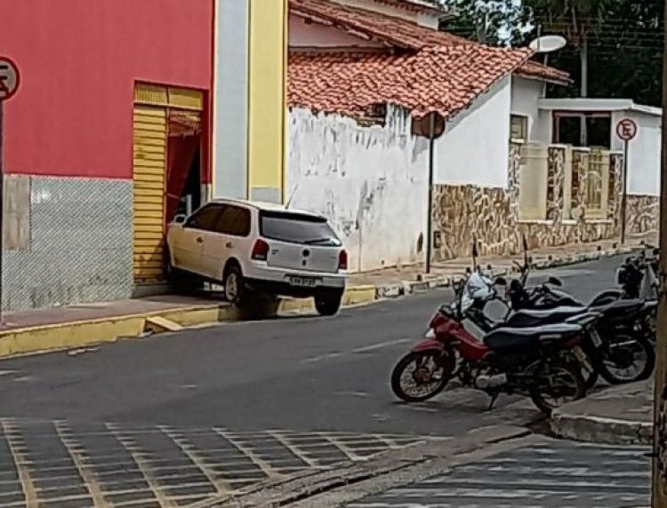 Em Foco Em Foco