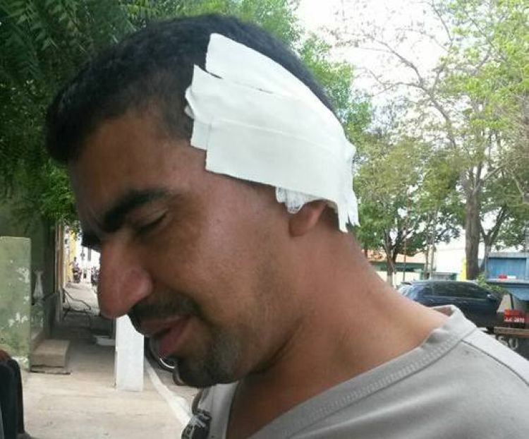 Professor faz acusações contra o prefeito da cidade Professor faz acusações contra o prefeito da cidade