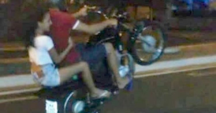 Jovem que morreu seguia no carona da moto Jovem que morreu seguia no carona da moto