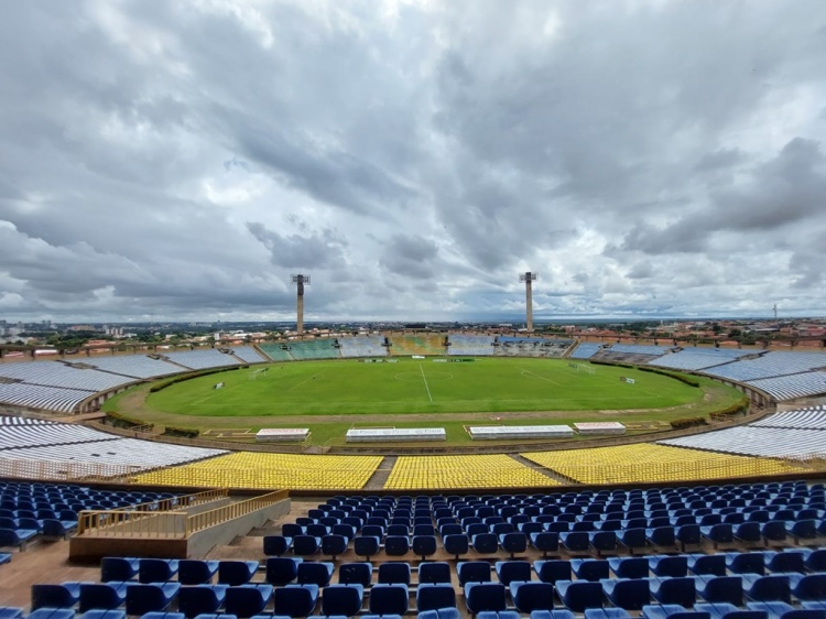 Estádio Albertão em registro feito há cerca de 10 dias (Foto: Ricardo Morais / OitoMeia)