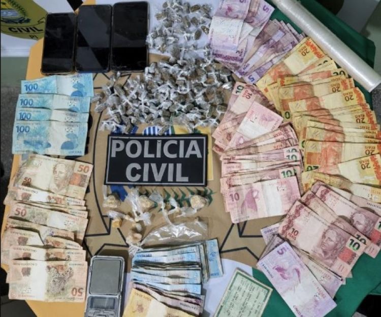 Material apreendido com o acusado - Foto: Divulgação/Polícia Civil Material apreendido com o acusado - Foto: Divulgação/Polícia Civil