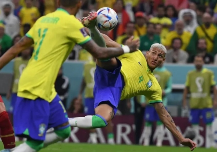 Com Richarlison, Brasil volta a ter camisa 9 marcando em Copas após 9 jogos