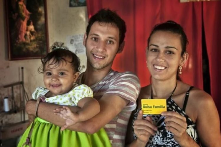 Bolsa Família estará de volta a partir desta quinta-feira, 3 de março | FOTO: Divulgação Bolsa Família estará de volta a partir desta quinta-feira, 3 de março | FOTO: Divulgação