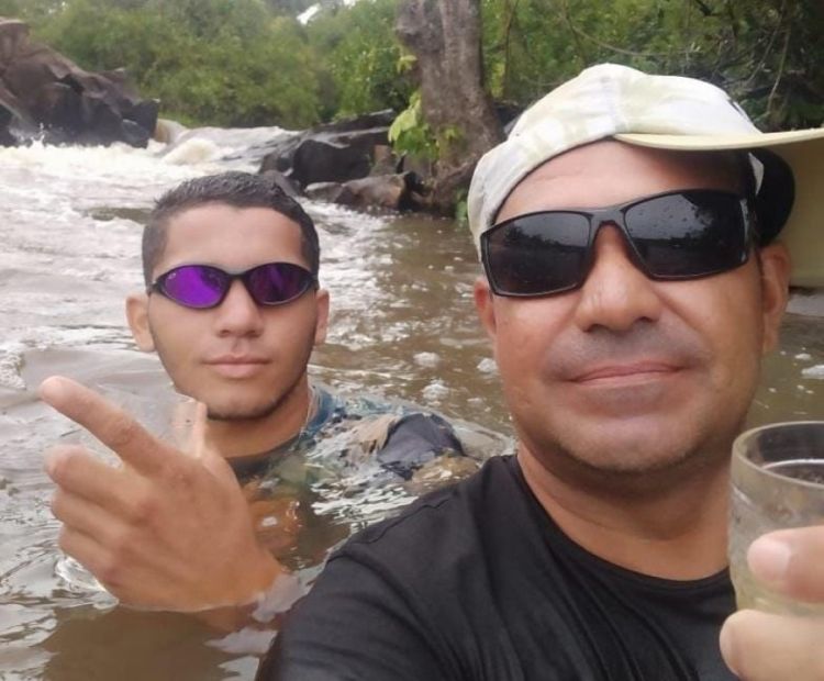 Foto tirada por vítima antes de assassinato em cachoeira ajuda a polícia a prender suspeito, no Piauí — Foto: Arquivo pessoal Foto tirada por vítima antes de assassinato em cachoeira ajuda a polícia a prender suspeito, no Piauí — Foto: Arquivo pessoal