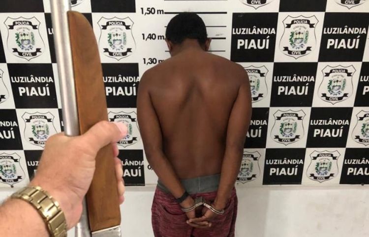 Pai de um dos adolescente com arma de fogo em casa, sem ter porte de arma Pai de um dos adolescente com arma de fogo em casa, sem ter porte de arma
