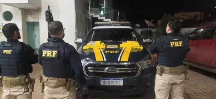 PRF-PI apreende cloridrato de cocaína avaliado em mais de R$ 3 milhões - Foto: Divulgação/PRF PRF-PI apreende cloridrato de cocaína avaliado em mais de R$ 3 milhões - Foto: Divulgação/PRF