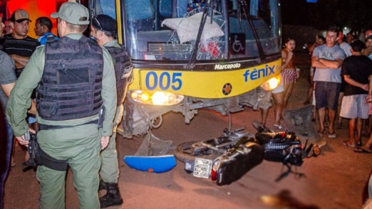 Idoso morre em colisão frontal entre moto e ônibus no município de Cocal | Foto: Reprodução/Blog do Coveiro