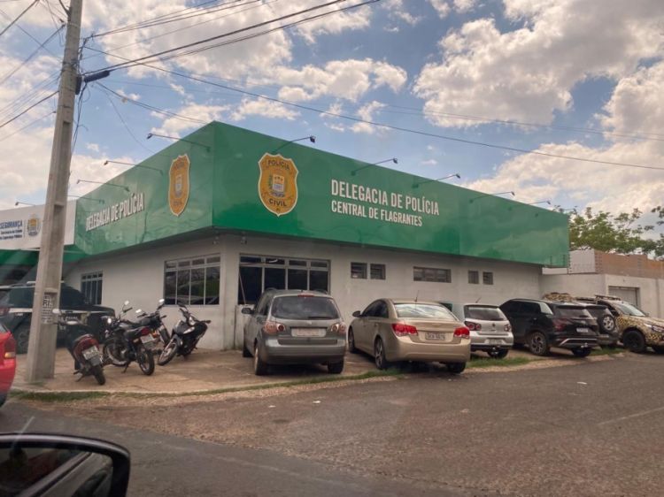 Central de Flagrantes de Teresina Laura Parente/ A10+ Central de Flagrantes de Teresina Laura Parente/ A10+