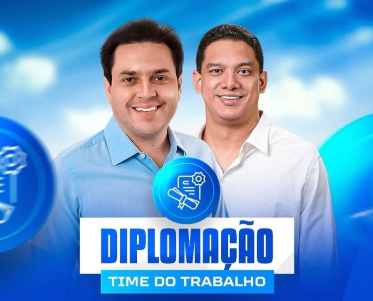 A esquerda prefeito reeleito Pompílio e a direita seu vice Ribinha A esquerda prefeito reeleito Pompílio e a direita seu vice Ribinha